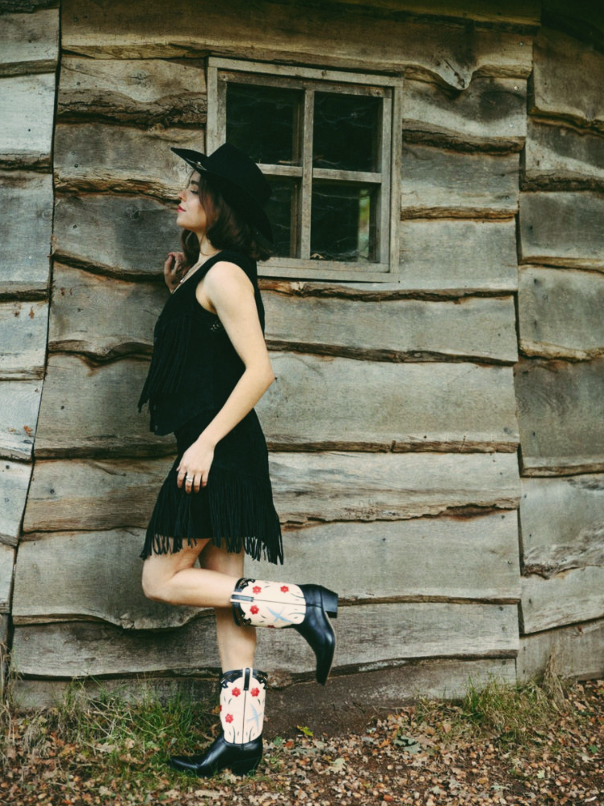 Contrast Black And Ivory Pointed-Toe Wide Mid Calf Cowgirl Boots With Flower Inlay