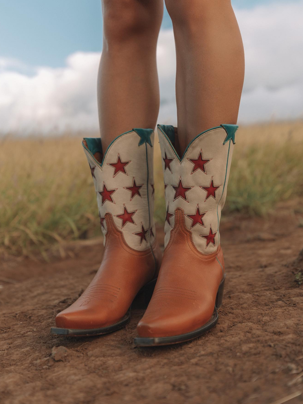 Star Inlays Snip-Toe Wide Mid Calf Western Boots For Women - Contrast Tan And Cream