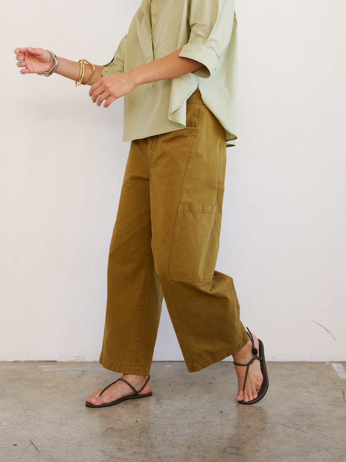 Olive Green Round-Toe Flip-Flops String Detail Slip-On Flats