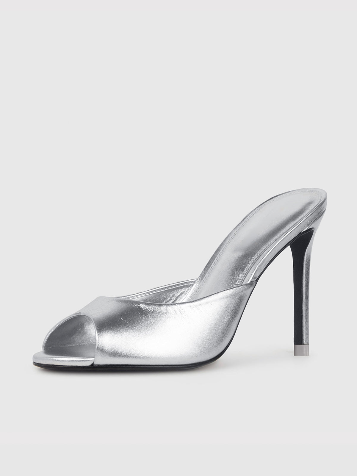 Metallic Silver Round-Toe Simple High Heels