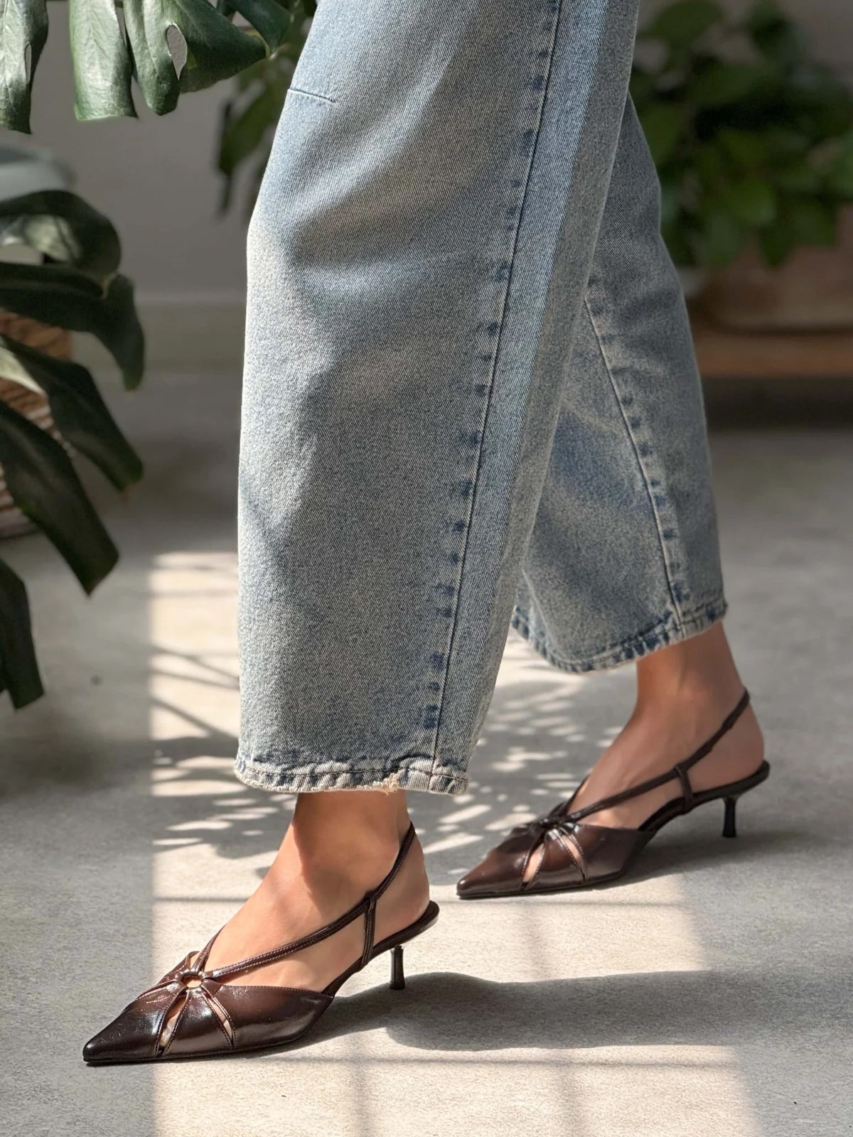 Brown Pointed-Toe Elastic Strap Slingback Kitten Heels