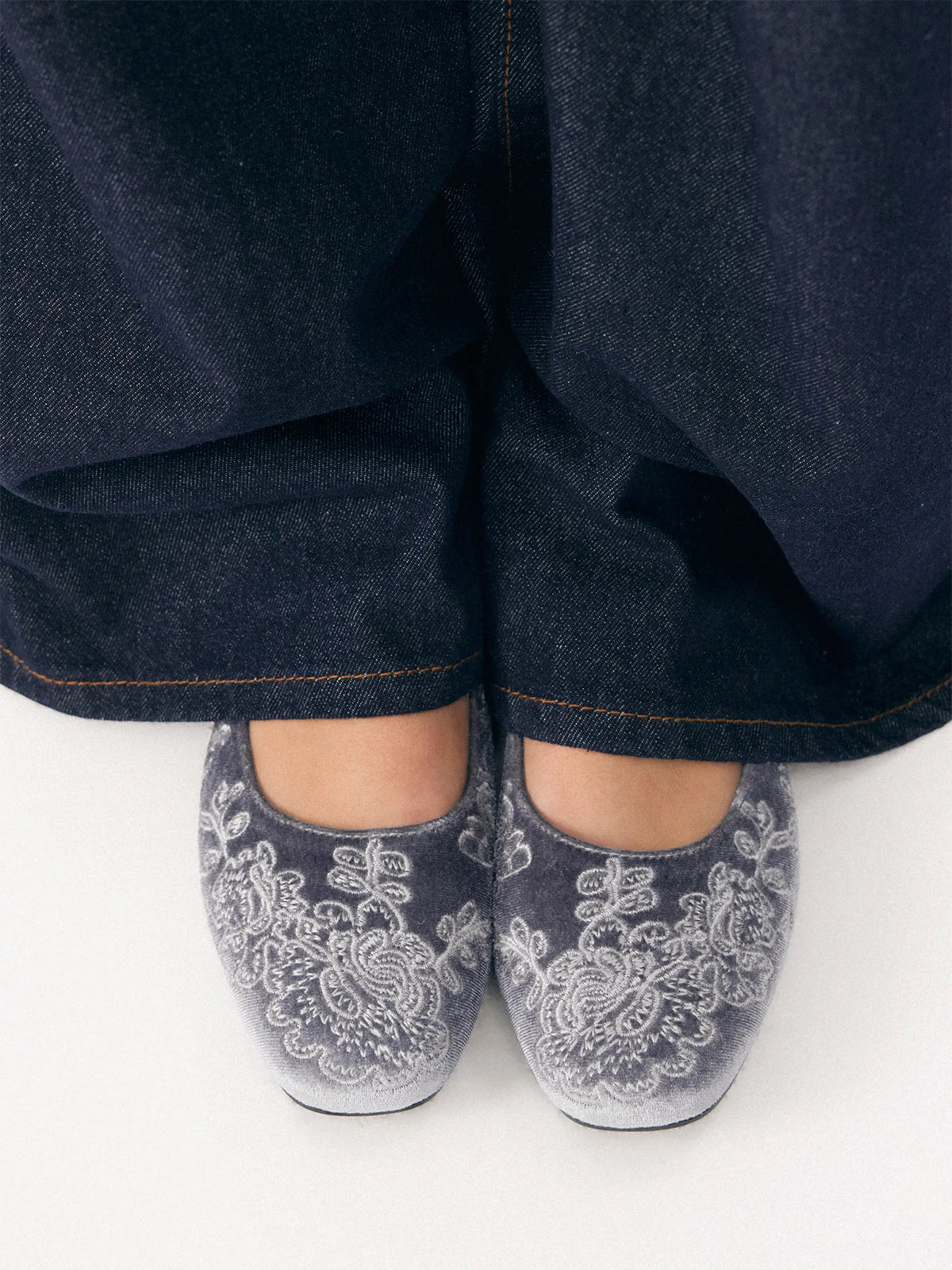 Gray Velvet Square-Toe Leaves Embroidery Chic Mary Jane Ballet Flats