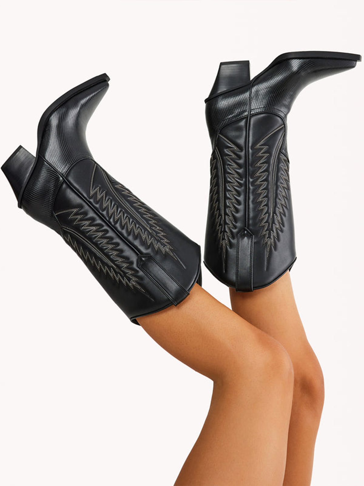 Black Pointed-Toe Embroidery Western Mid Calf Cowgirl Boots