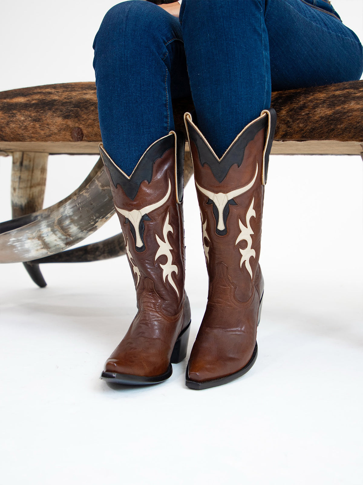 Brown Snip-Toe Tauren Inlay Mid Calf Cowgirl Boots