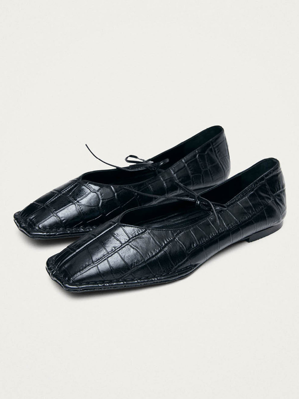 Black Crocodile Pattern Square-Toe Middle Strap Simple Chic Ballet Flats
