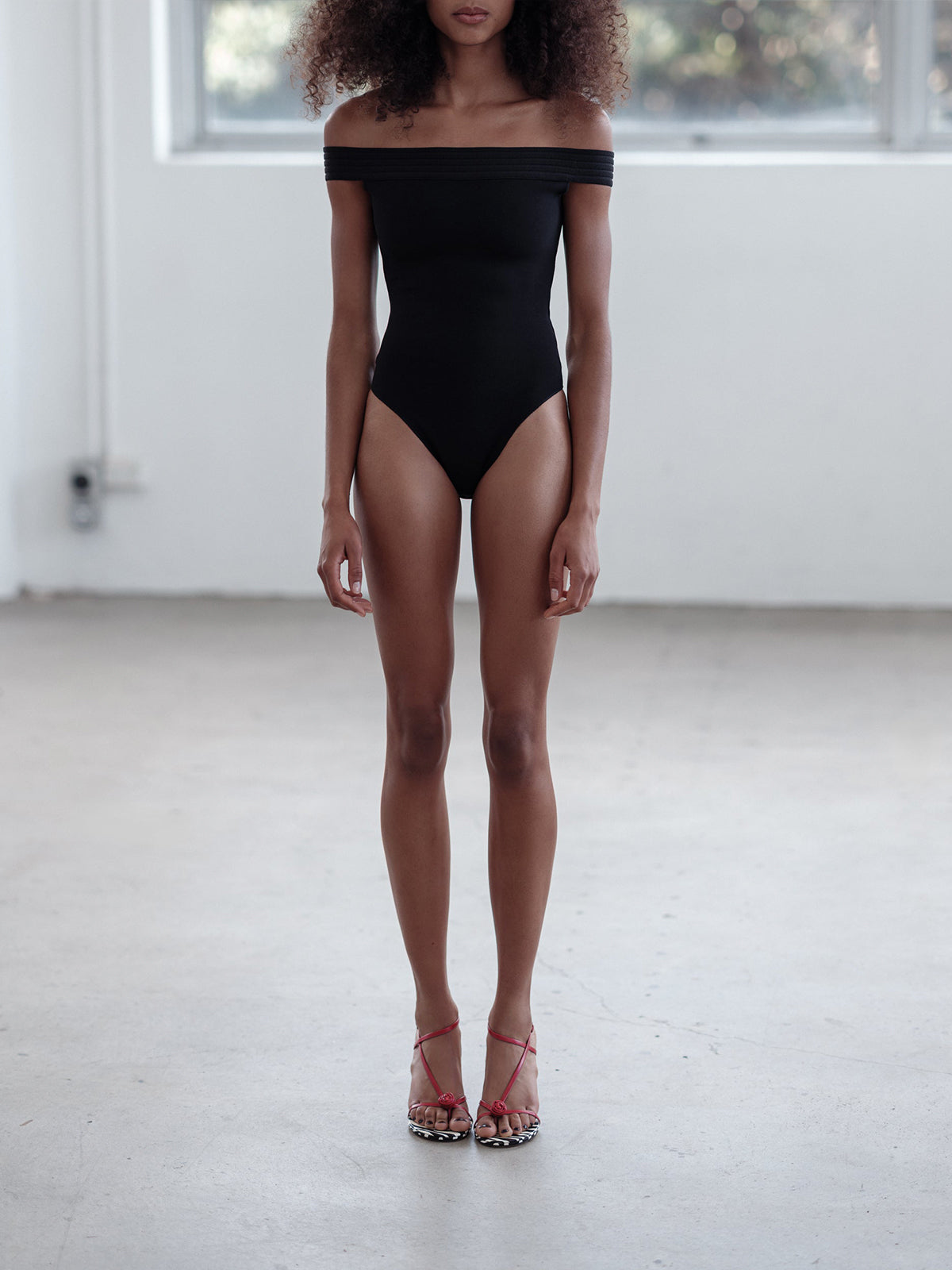 Red Round-Toe Front Rose Strappy High Heels