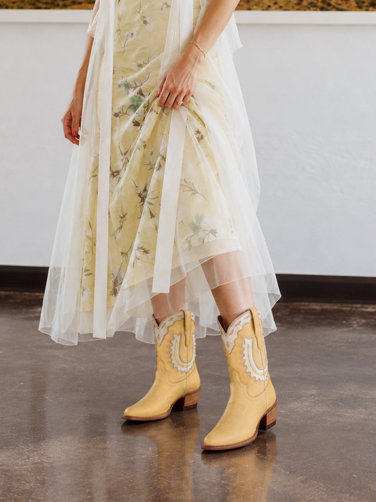Almond-Toe Horseshoe Inlay Chic Cowgirl Ankle Boots - Yellow