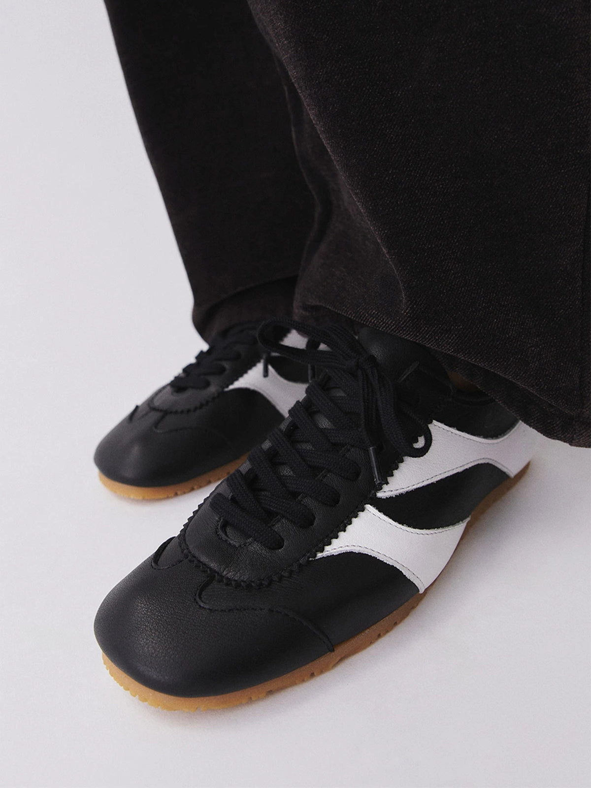 Square-Toe Classic Lace-Up Chic Flats Sneakers - Black