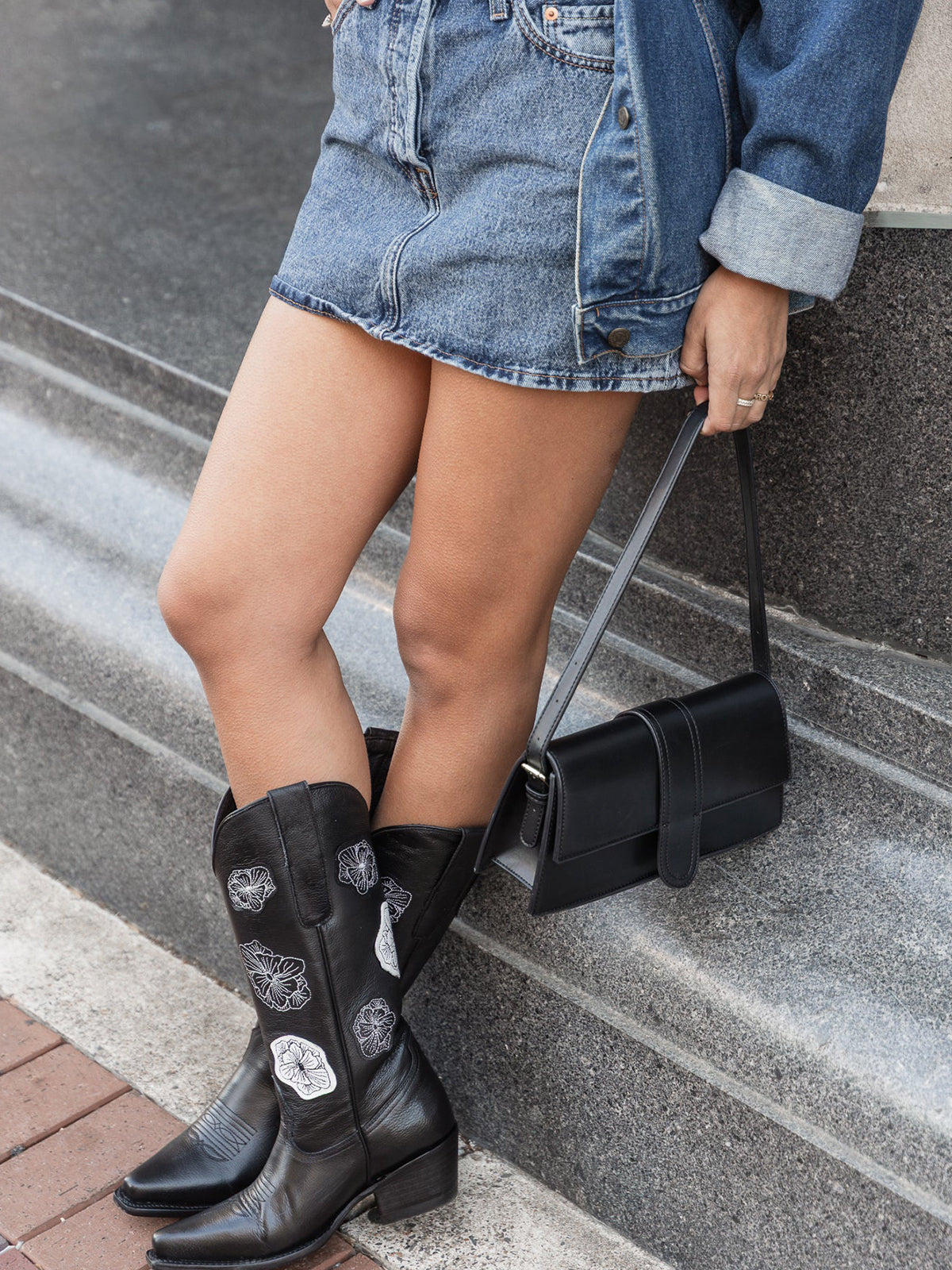 Black Snip-Toe Flowers Applique Chic Mid Calf Cowgirl Boots