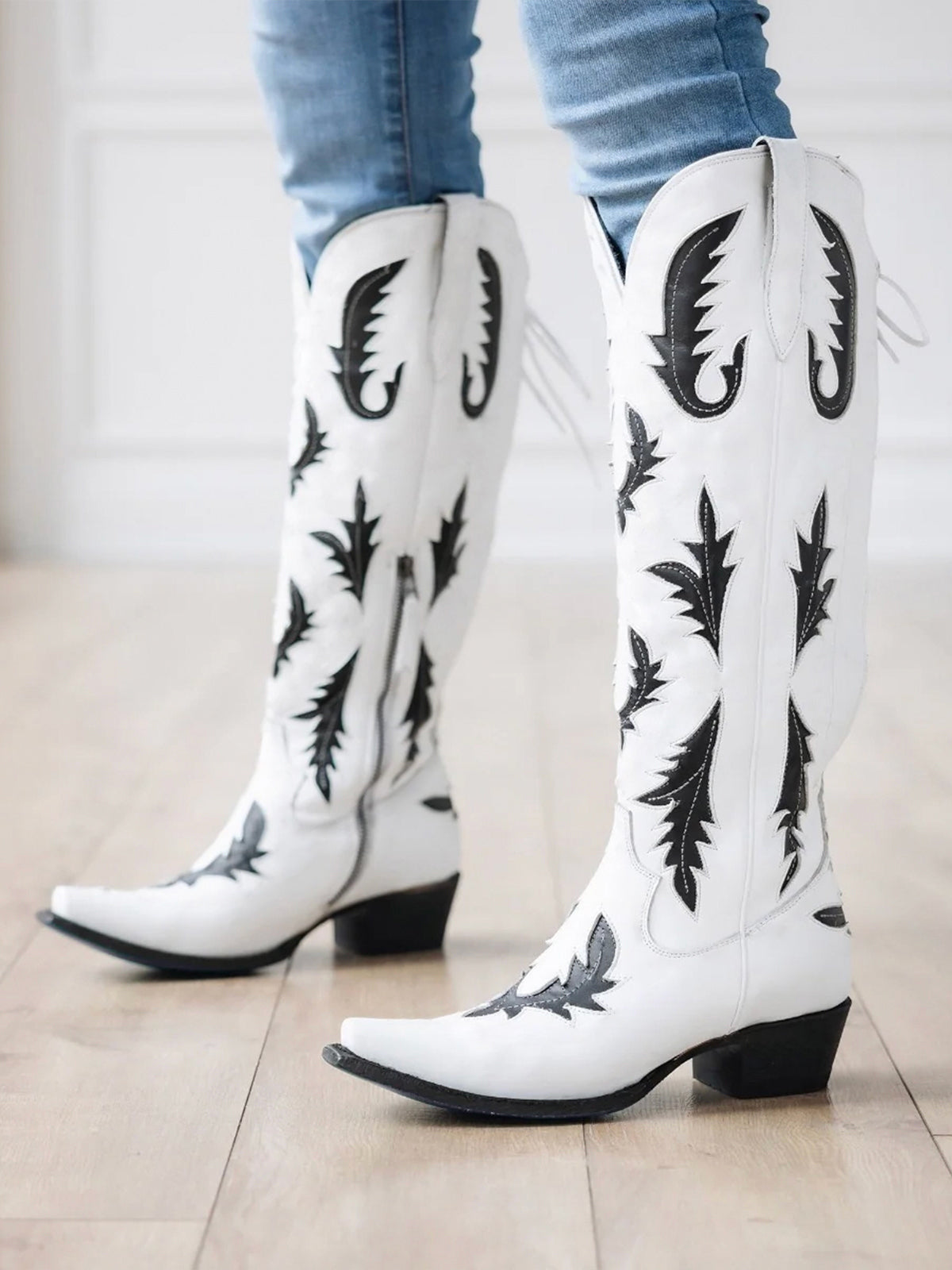 Half-Zip Snip-Toe Embroidery And Inlay Back Lace-Up Knee High Cowgirl Boots - White