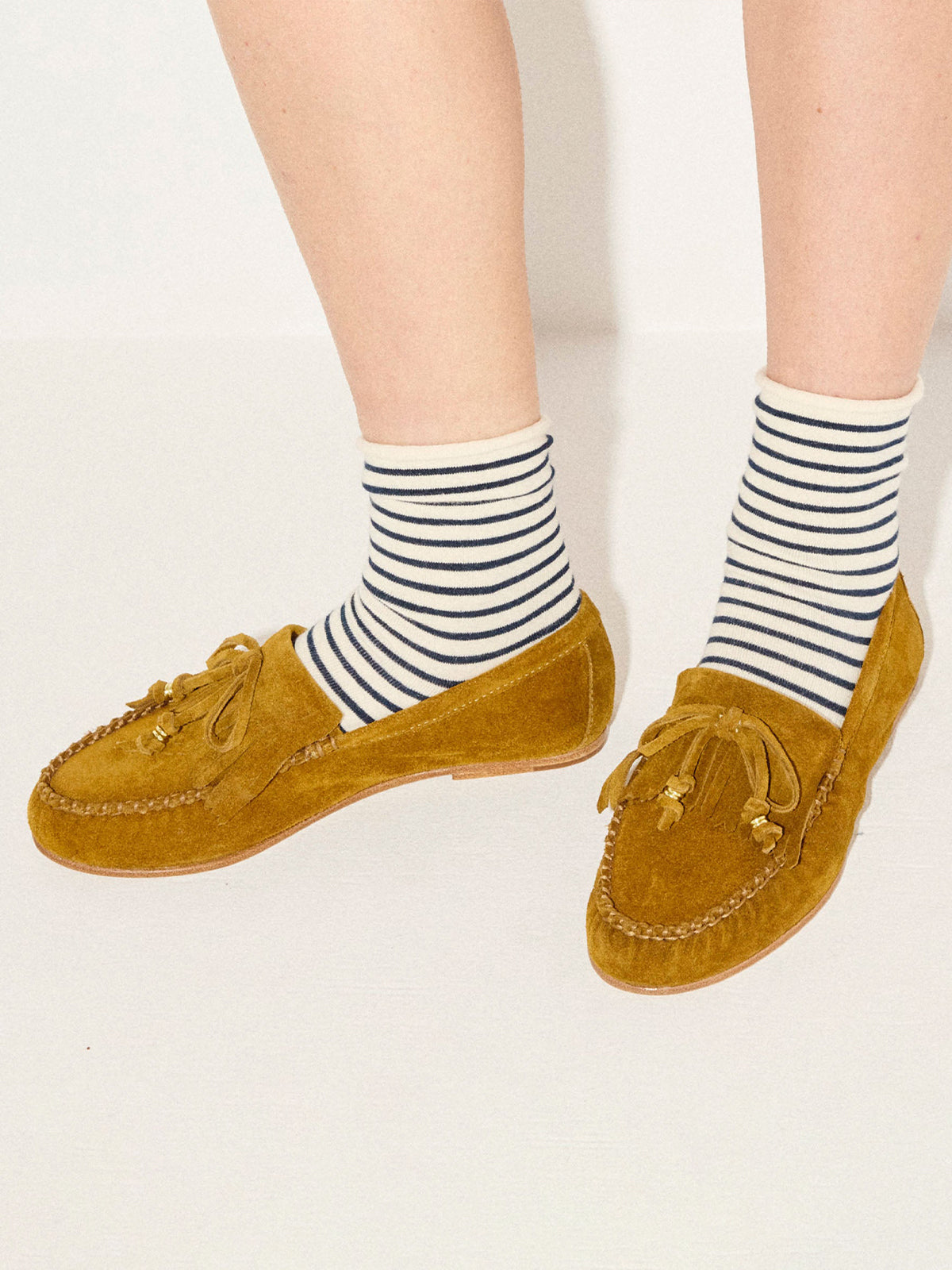Caramel Cow Suede Round-Toe Front Fringe And Bow Loafers Flats