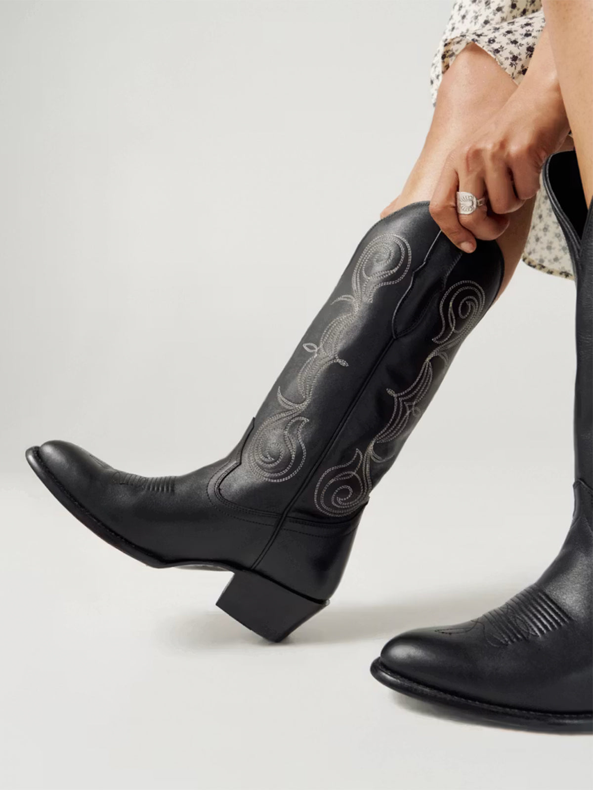 Black Round-Toe Knee High Wide Calf Embroidery Cowgirl Boots
