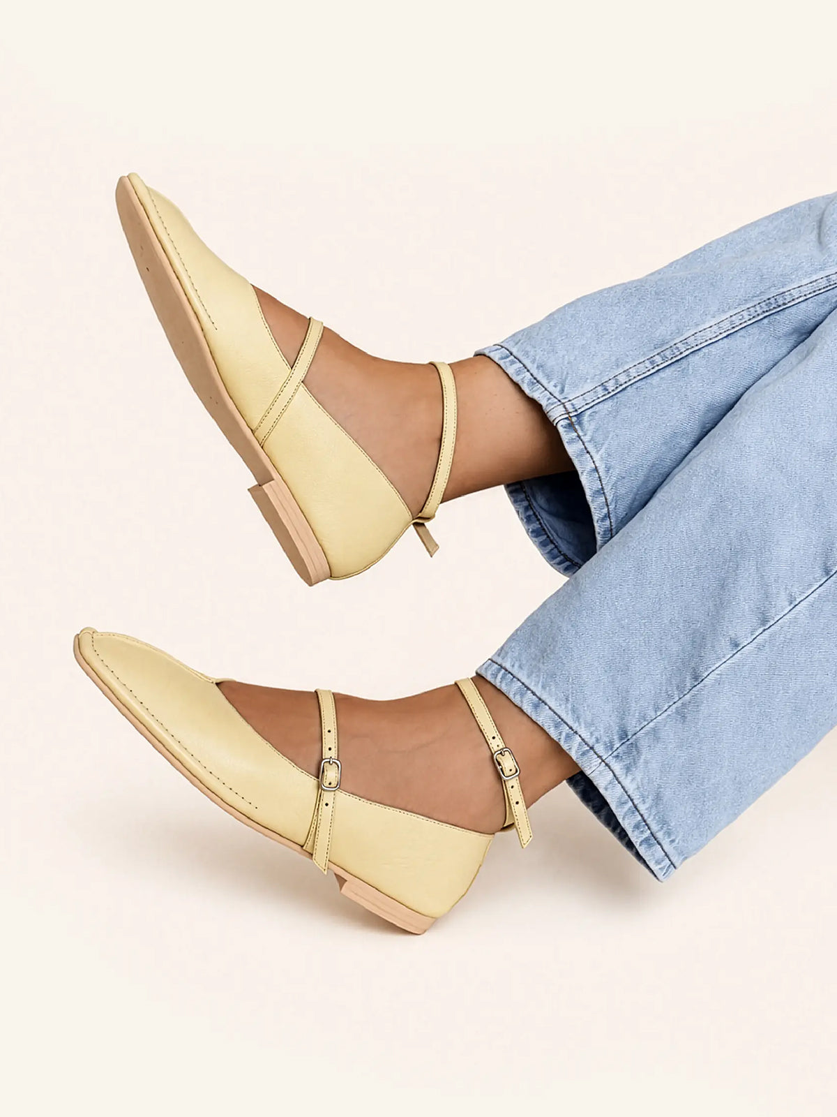Yellow Square-Toe Buckle Middle And Ankle Strap Chic Flats