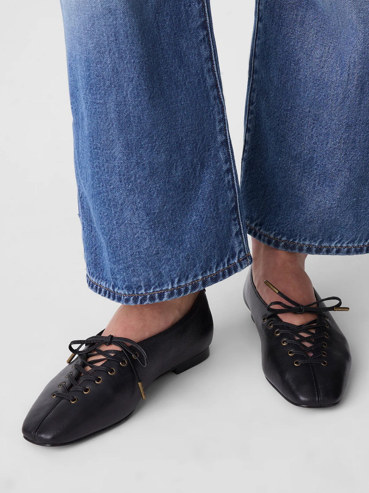 Black Square-Toe Chic Lace-Up Slip-On Flats