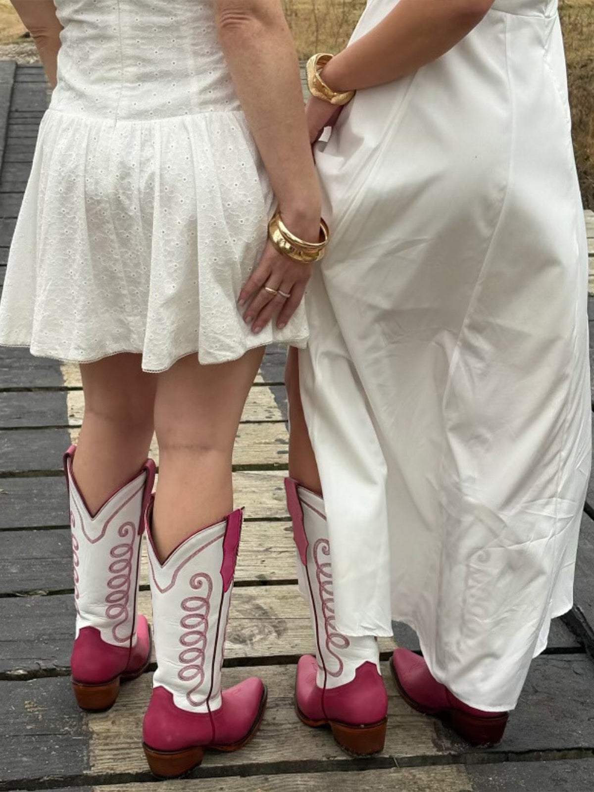 Contrast White And Berry Snip-Toe Simple Embroidery Classic Mid Calf Cowgirl Boots
