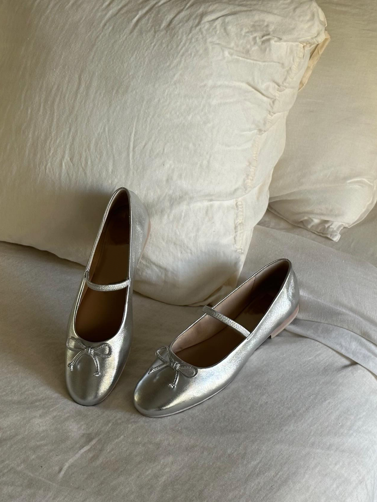 Metallic Silver Bow Round-Toe Ballet Flats Elastic Strap Mary Janes