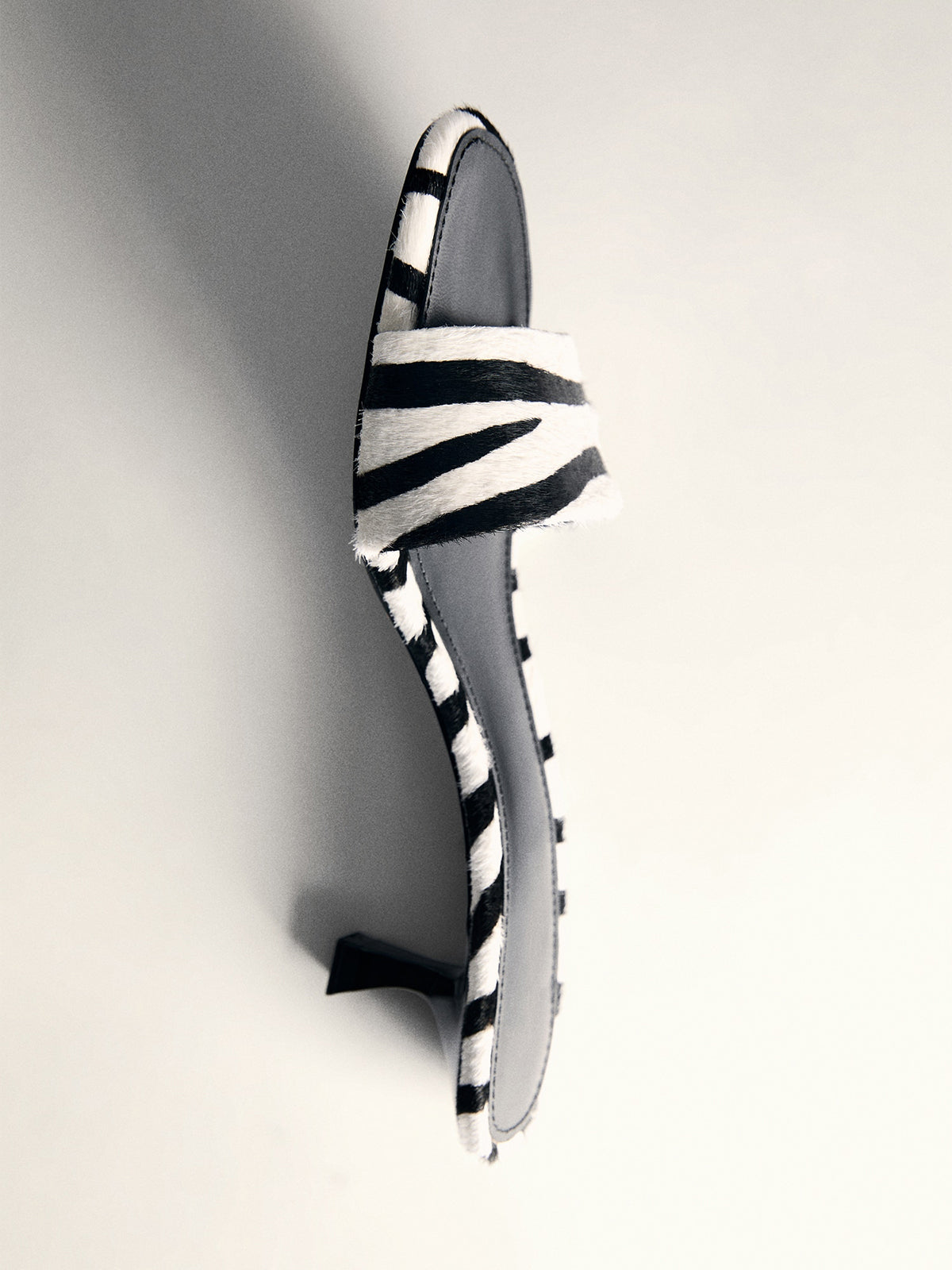 Zebra Round-Toe Classic Simple Kitten Heels