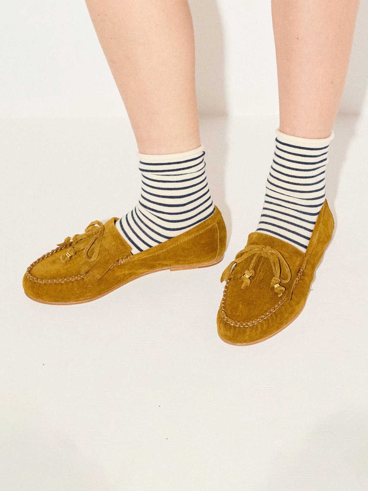 Caramel Cow Suede Round-Toe Front Bow And Fringe Flats