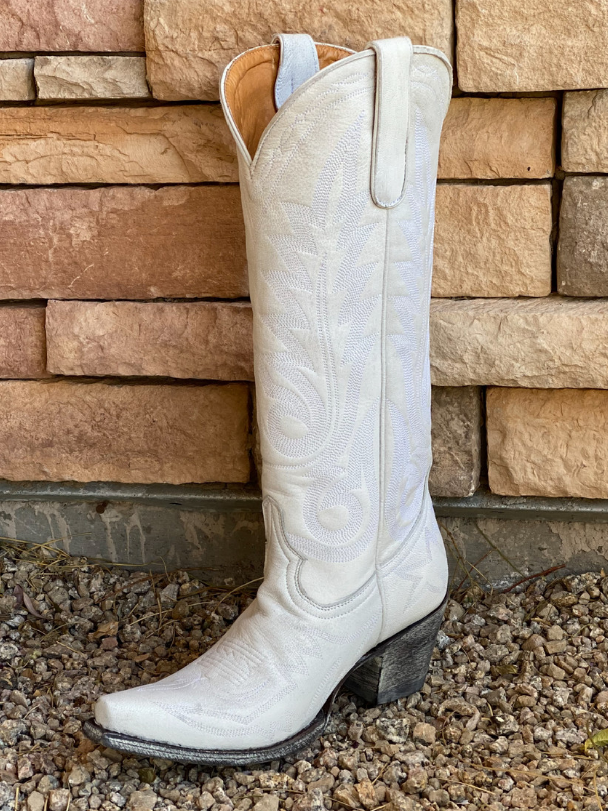 White Snip-Toe Classic Embroidery Wide Mid Calf Cowgirl Boots