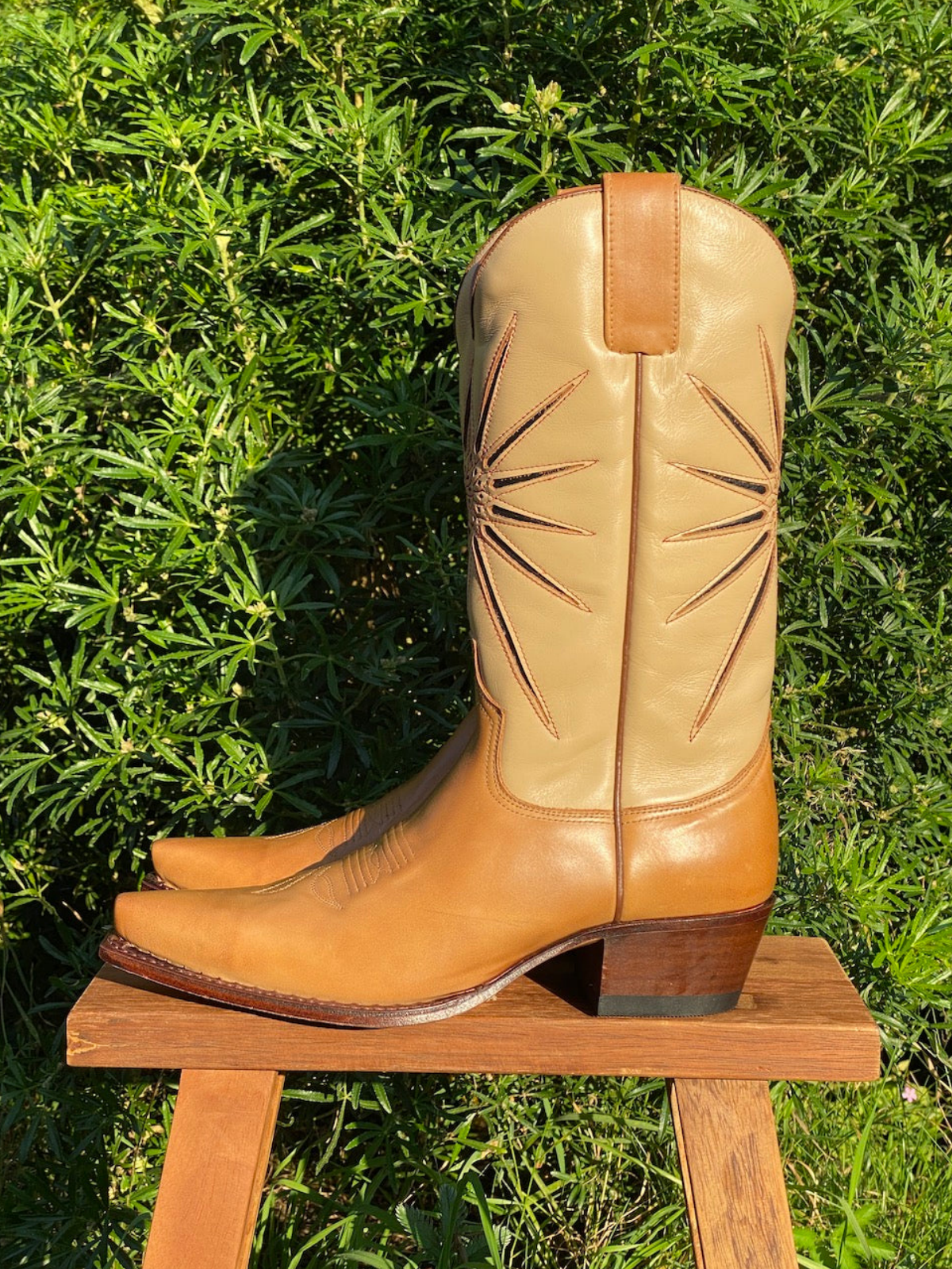 Contrast Brown And Beige Snip-Toe Big Flower Inlay Mid Calf Cowgirl Boots