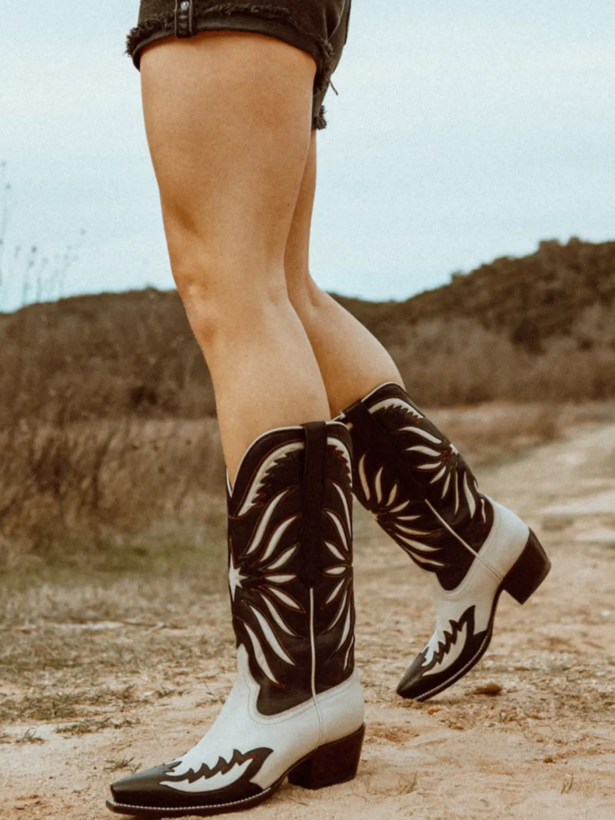 Contrast Black And Ivory Inlay Applique Snip-Toe Embroidery Wide Mid Calf Western Boots