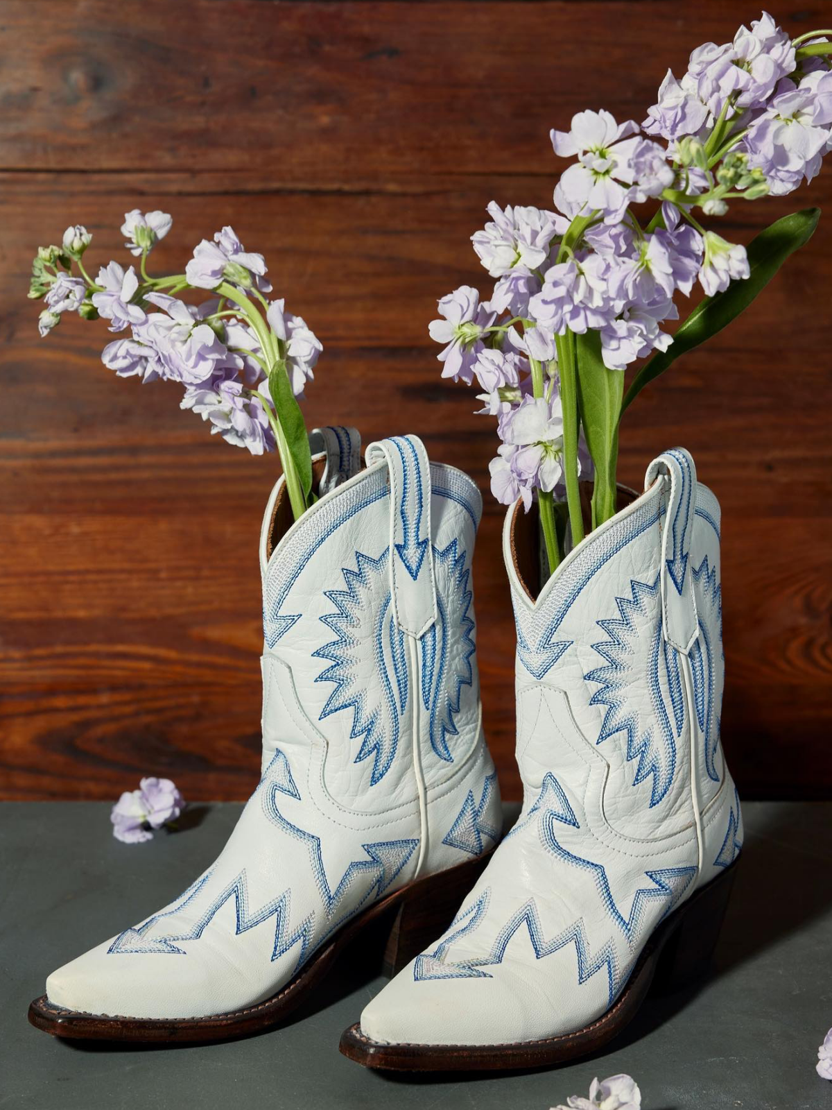 Jagged Embroidery Snip-Toe Wide Mid Calf Cowgirl Boots - White