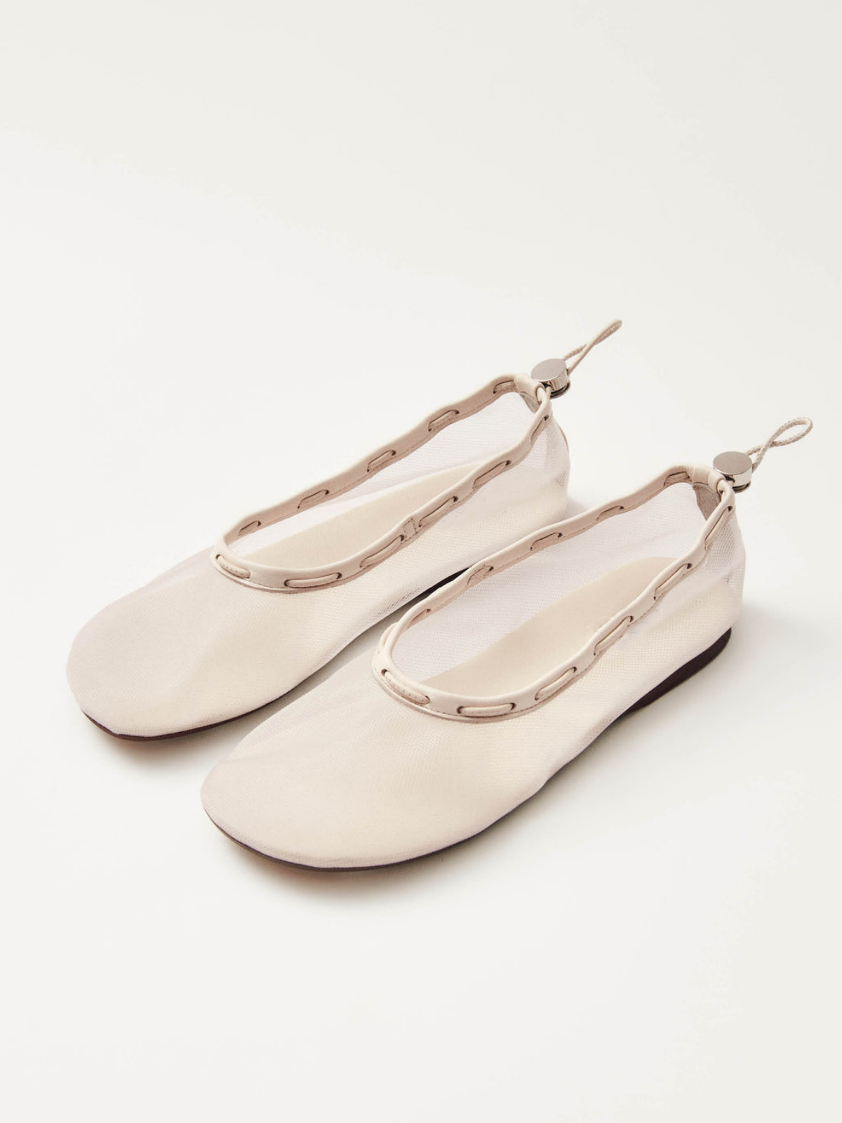 Drawstring Round-Toe Ballet Flats In White Mesh