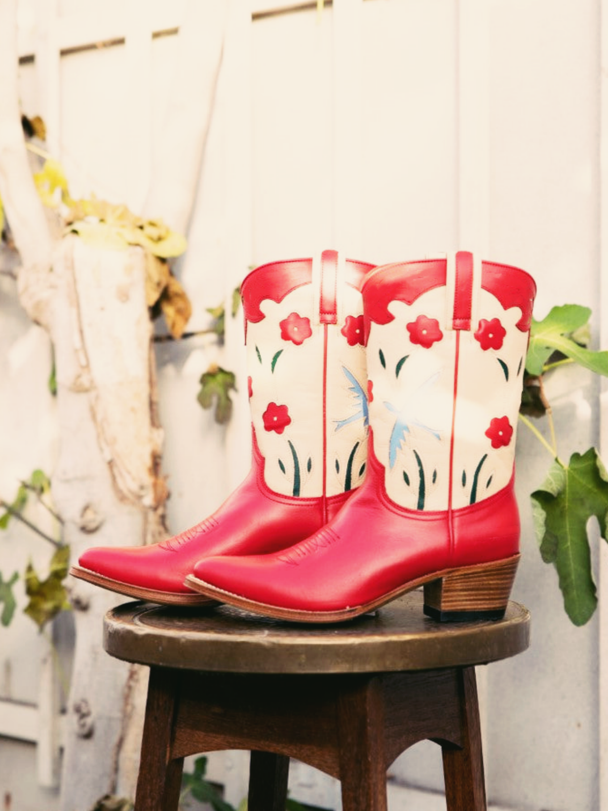 Contrast Red And Ivory Pointed-Toe Wide Mid Calf Cowgirl Boots With Flower Inlay