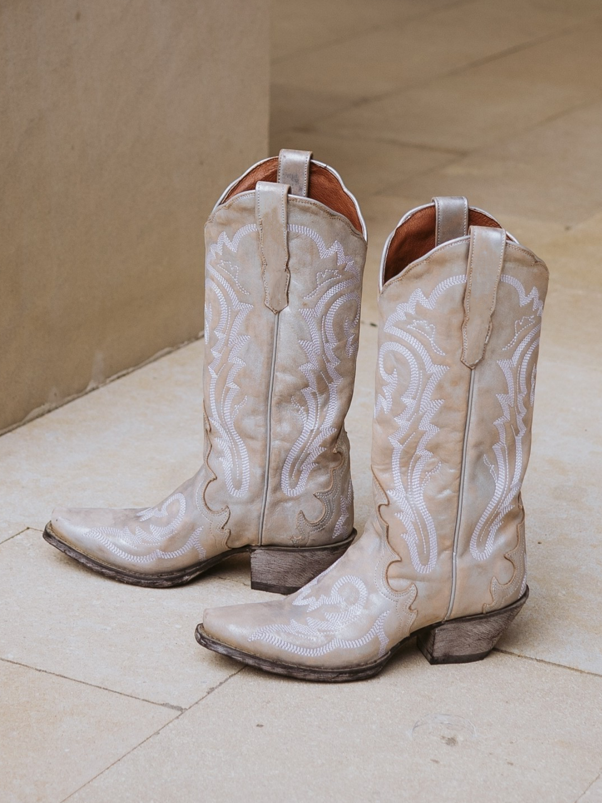 Vintage Metallic Silver Snip-Toe Embroidery Wide Mid Calf Cowgirl Boots