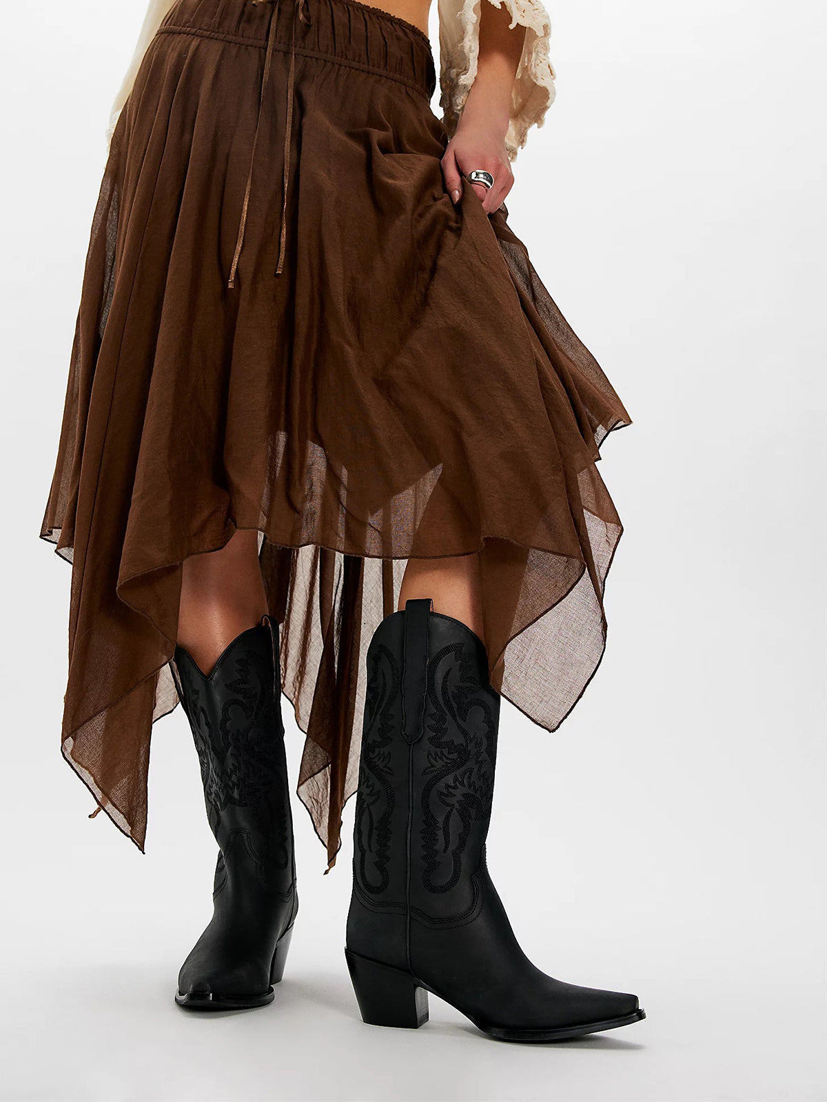 Snip-Toe Chic Western Embroidery Sleek Mid Calf Cowgirl Boots - Black