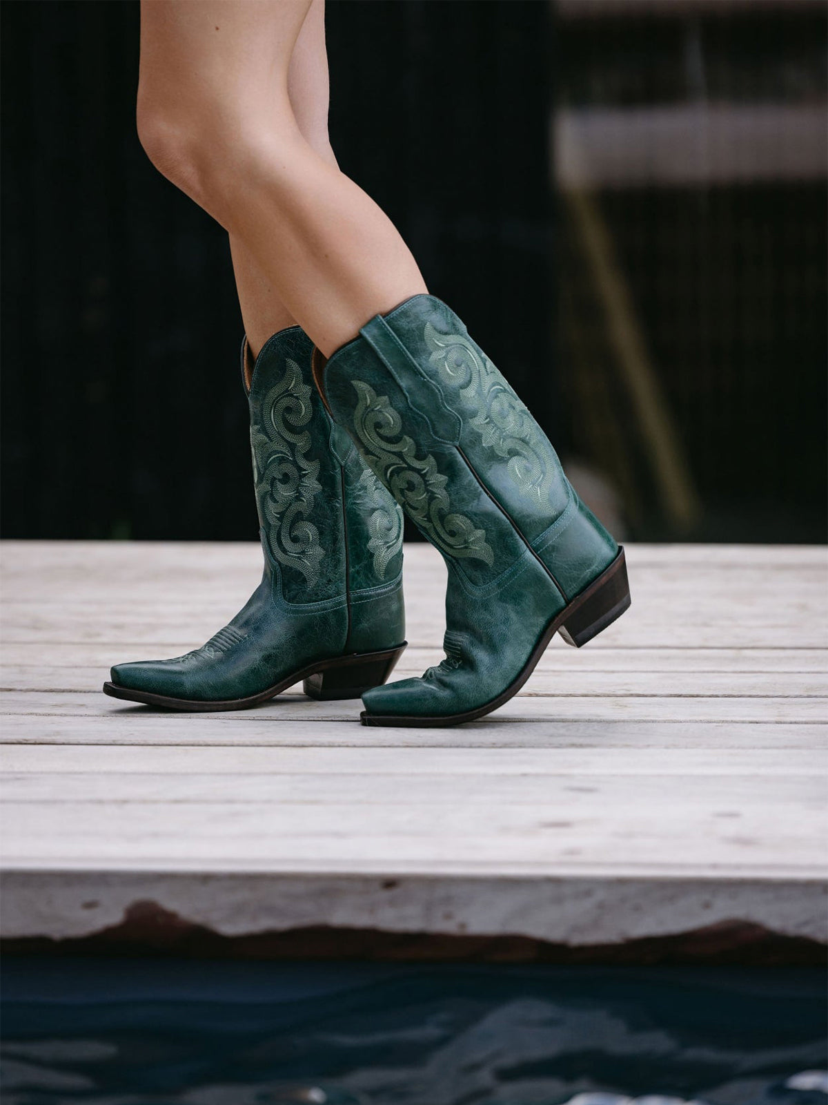 Green Snip-Toe Exquisite Embroidery Cowgirl Mid Calf Western Boots
