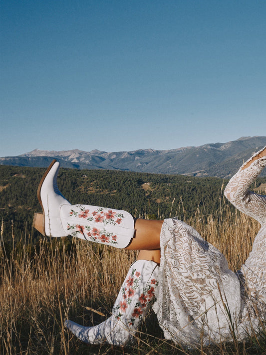 White Snip-Toe Pink Florals Embroidery Chic Mid Calf Cowgirl Boots