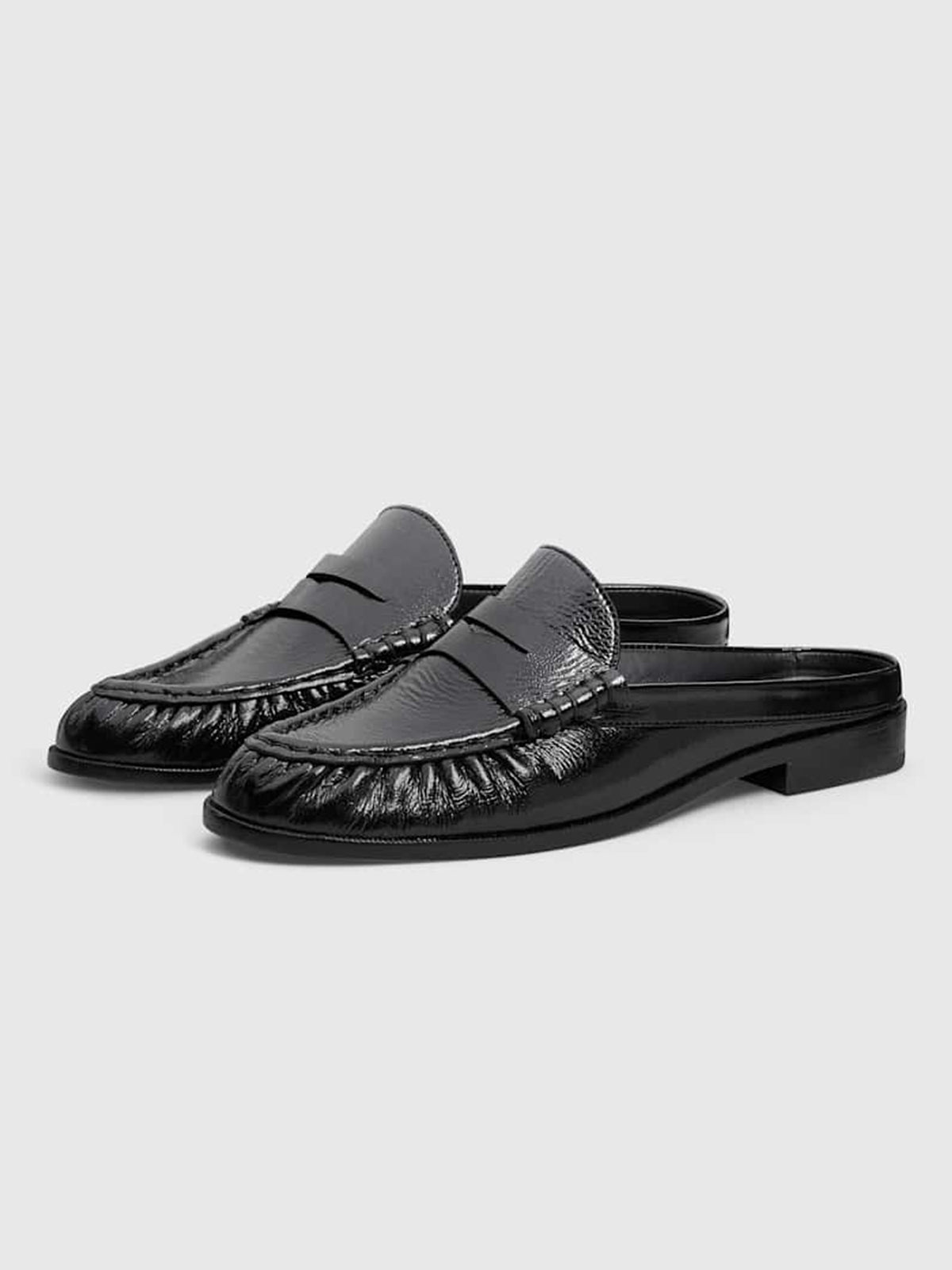 Crinkle Black Round-Toe Chic Slip-On Mules Flats