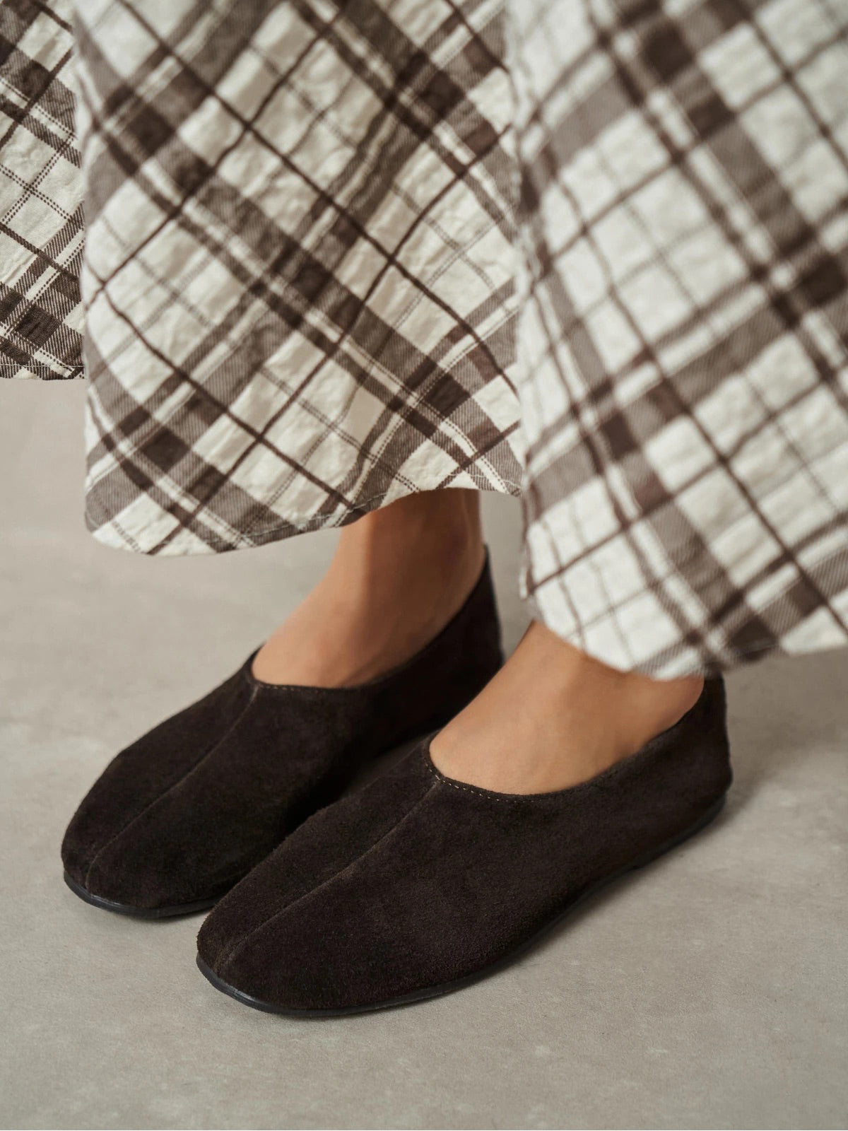 Coffee Cow Suede Round-Toe Slip-On Simple Flats
