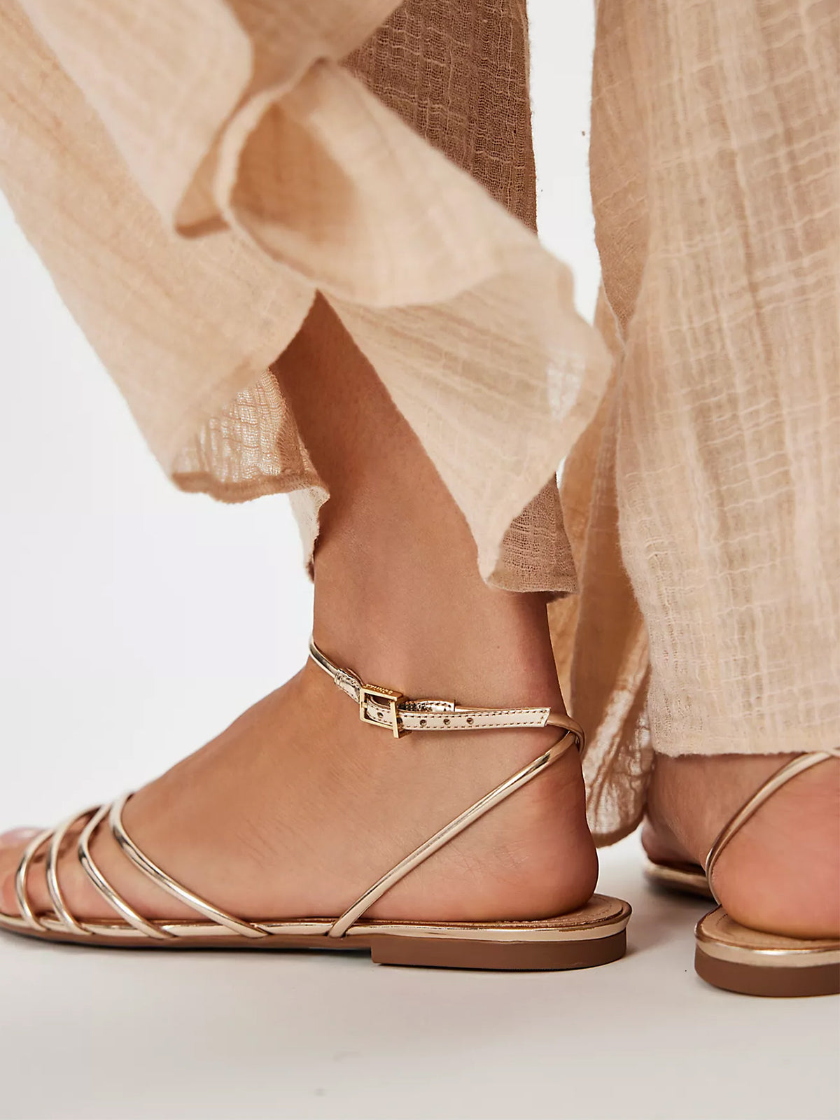 Metallic Platina Round-Toe Thin Strappy Sandals