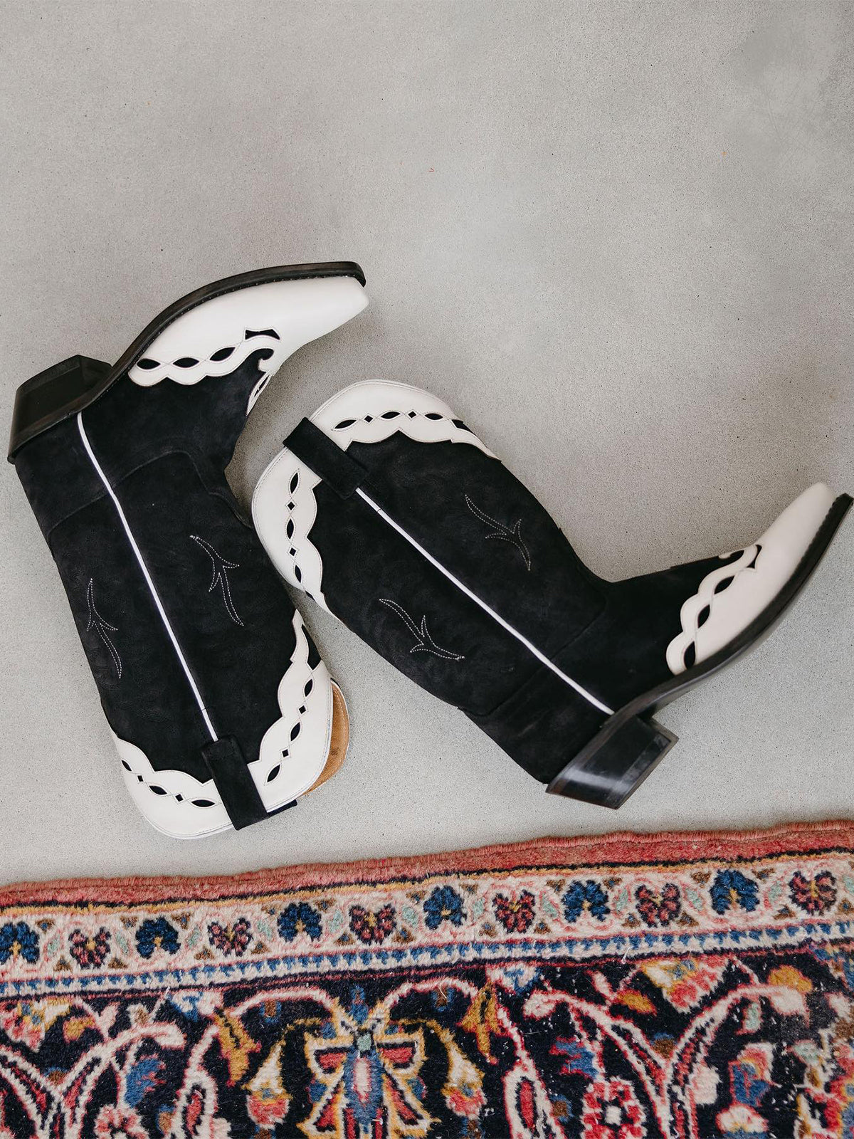 Black Faux Suede Snip-Toe Western Mid Calf Cowgirl Boots