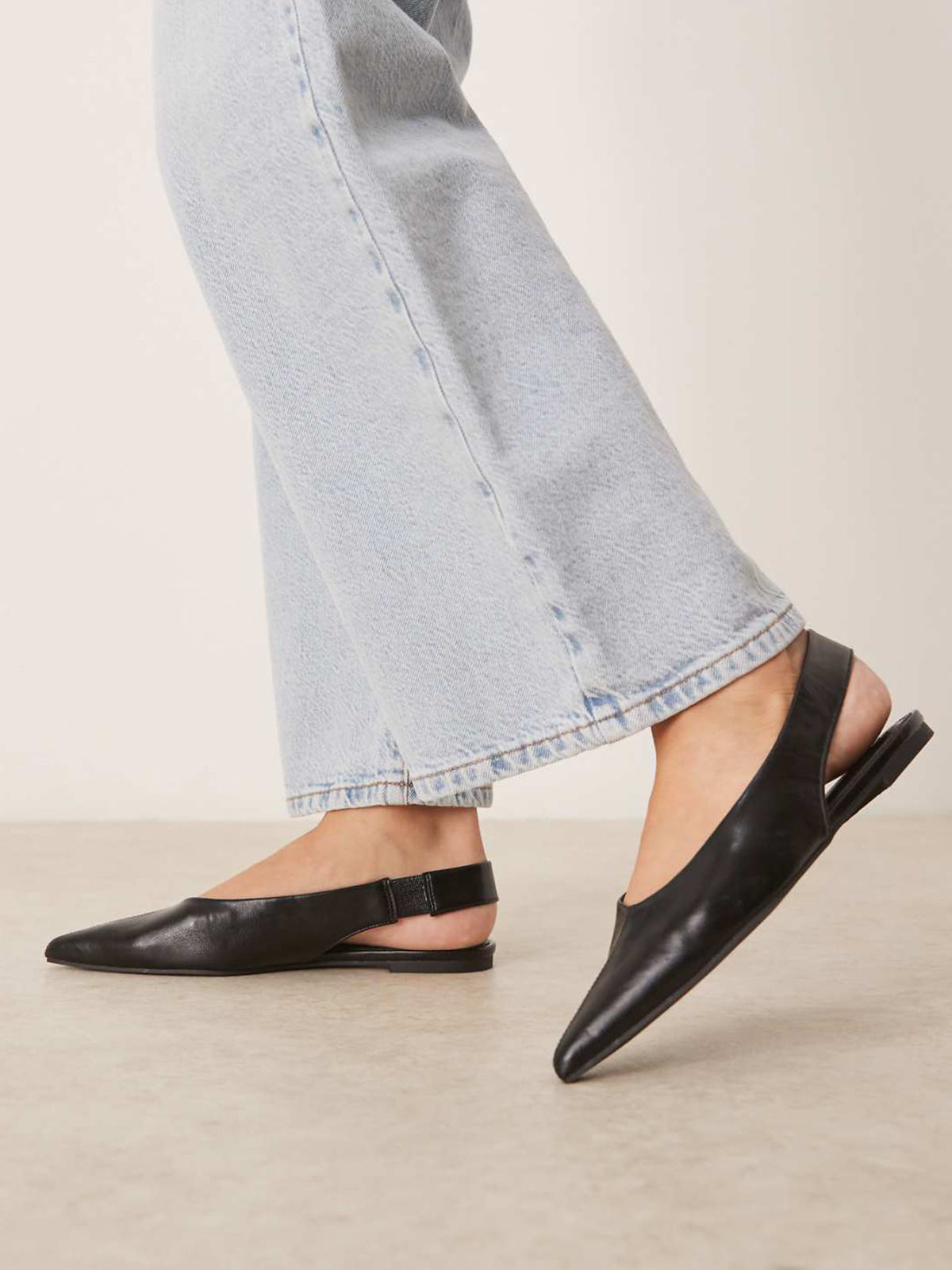 Black Pointed-Toe Elasticated Slingback Strap Flats