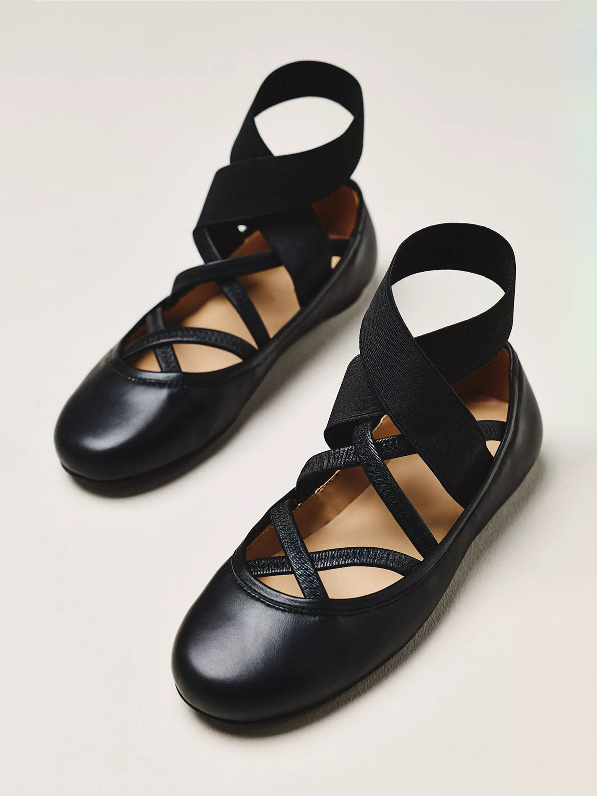 Black Round-Toe Strappy And Ankle Wrap Strap Ballet Flats