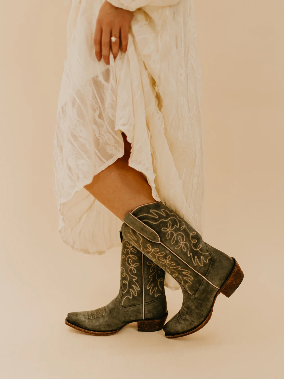 Faux Suede Embroidery Snip-Toe Mid Calf Cowgirl Boots - Green