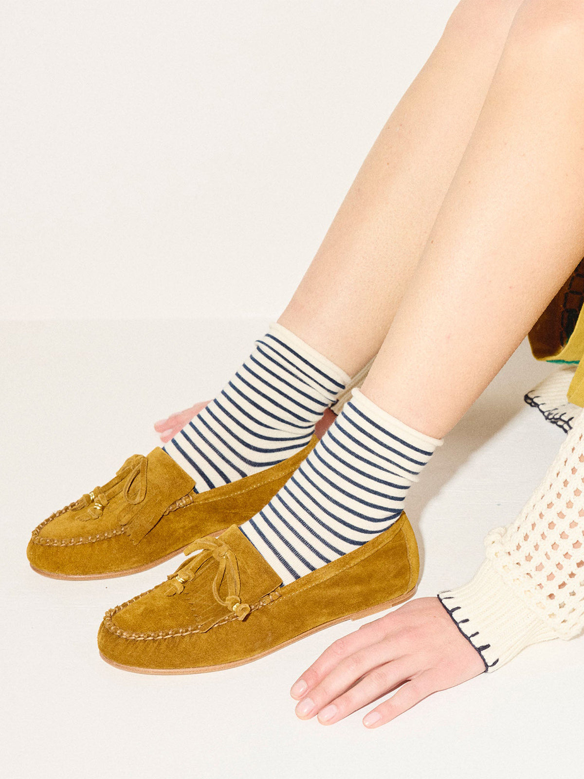 Caramel Cow Suede Round-Toe Front Fringe And Bow Loafers Flats