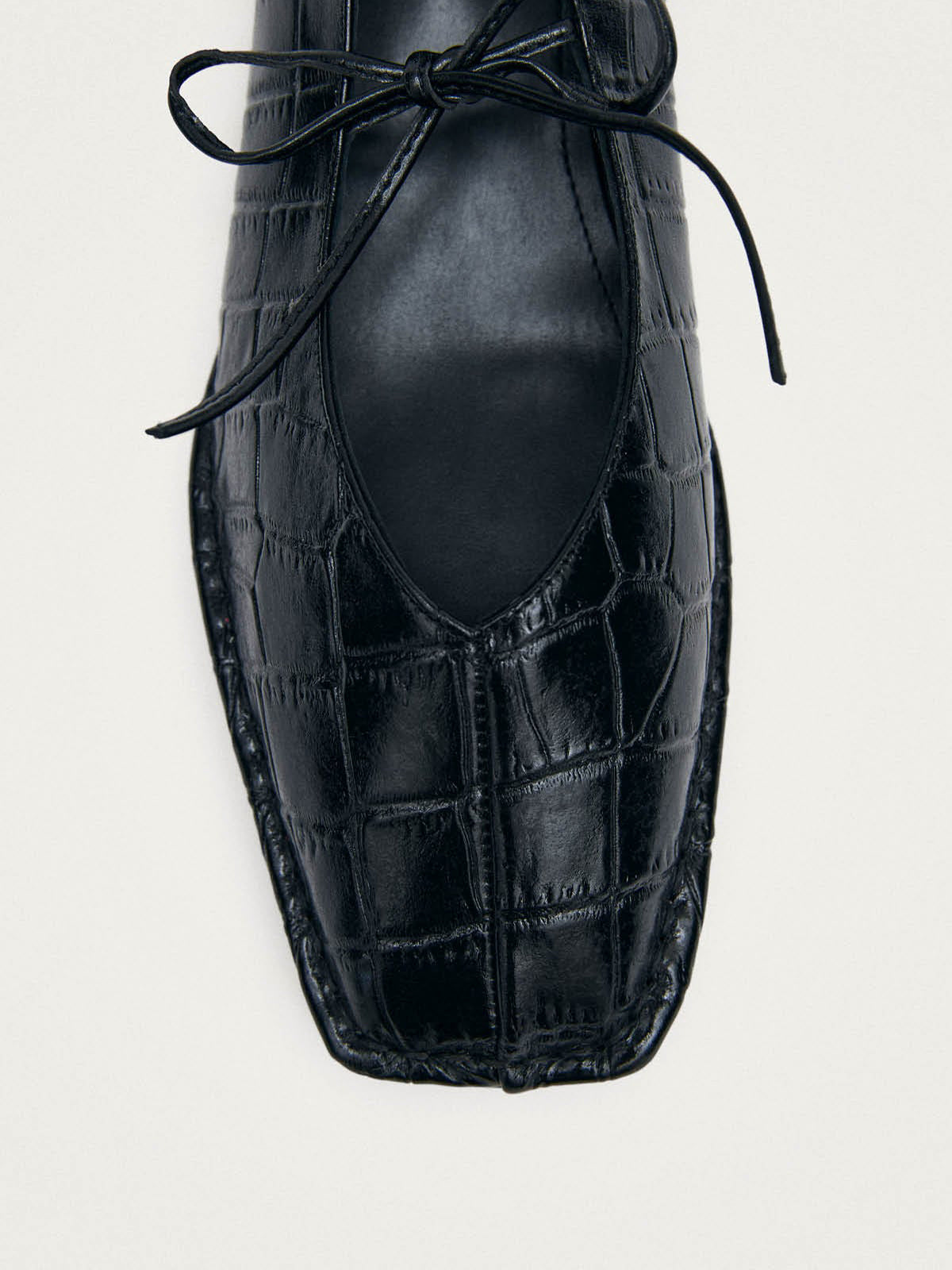 Black Crocodile Pattern Square-Toe Middle Strap Simple Chic Ballet Flats