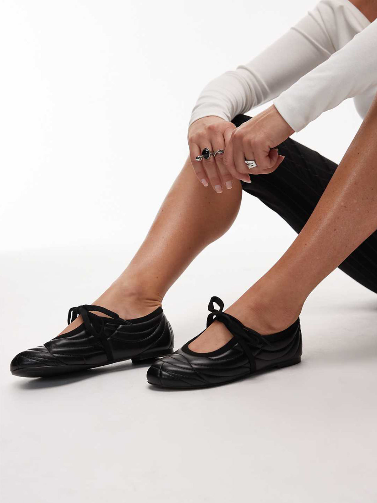 Black Round-Toe Topstitching Lace Up Ballet Flats