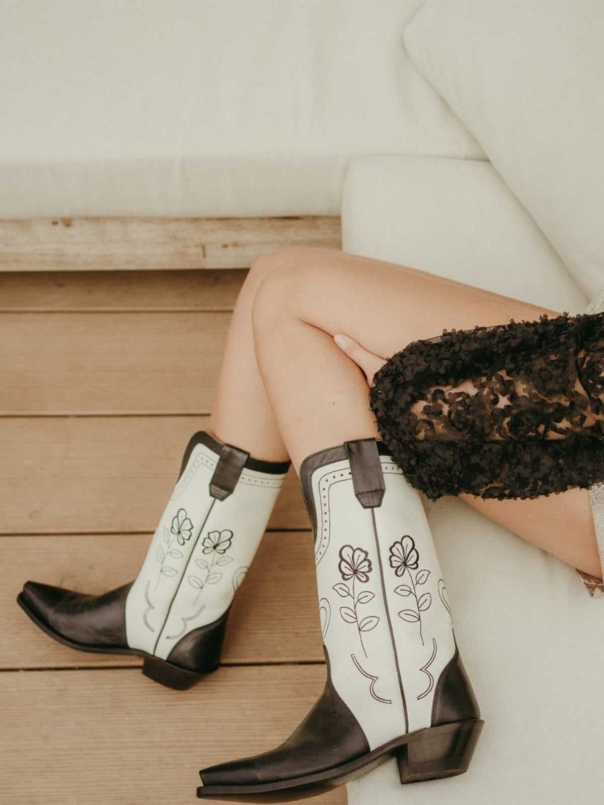 Chocolate Studs Snip-Toe Applique Cowgirl Wesern Mid Calf Boots