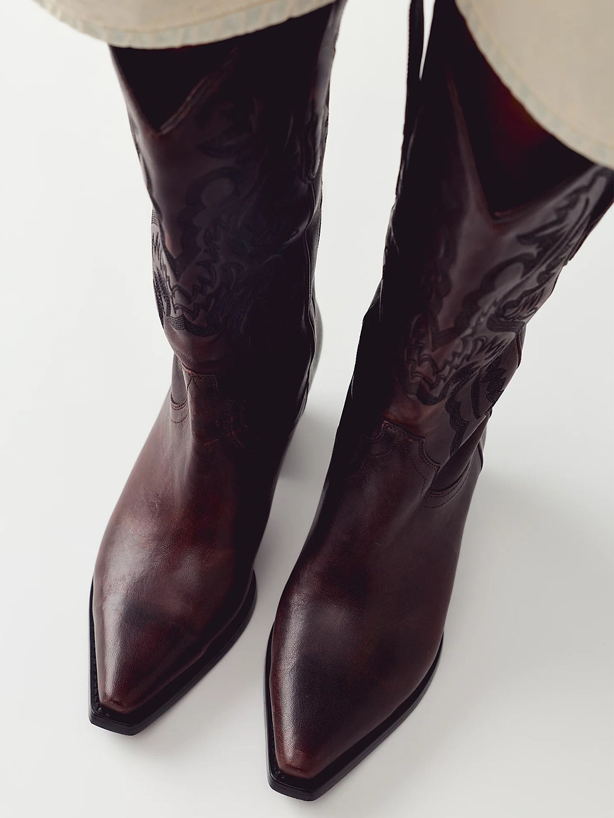Snip-Toe Chic Western Embroidery Sleek Mid Calf Cowgirl Boots - Chocolate