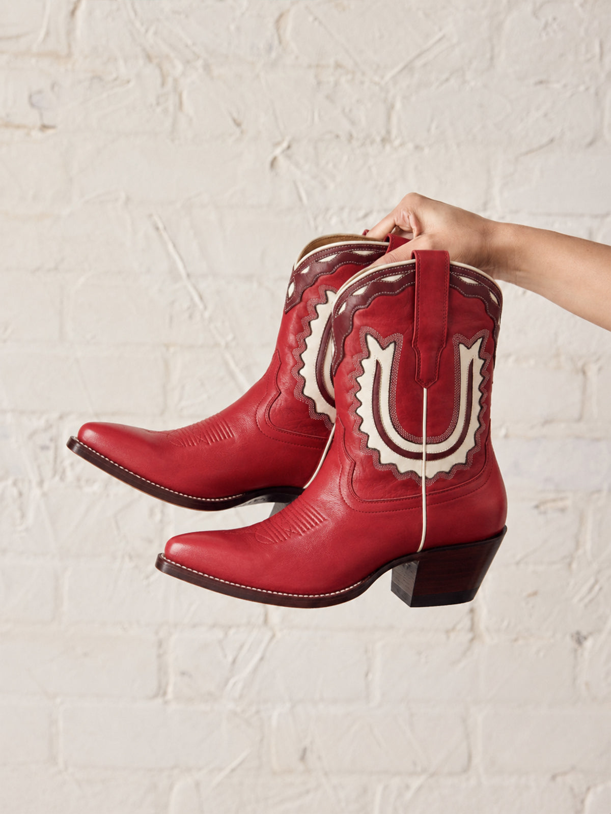 Almond-Toe Horseshoe Inlay Chic Cowgirl Ankle Boots - Dark Red