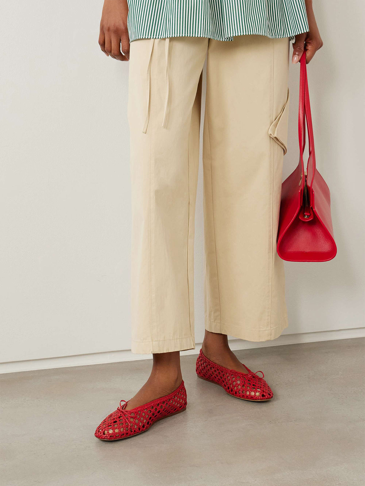 Woven Round-Toe Ballet Flats With Bow - Red