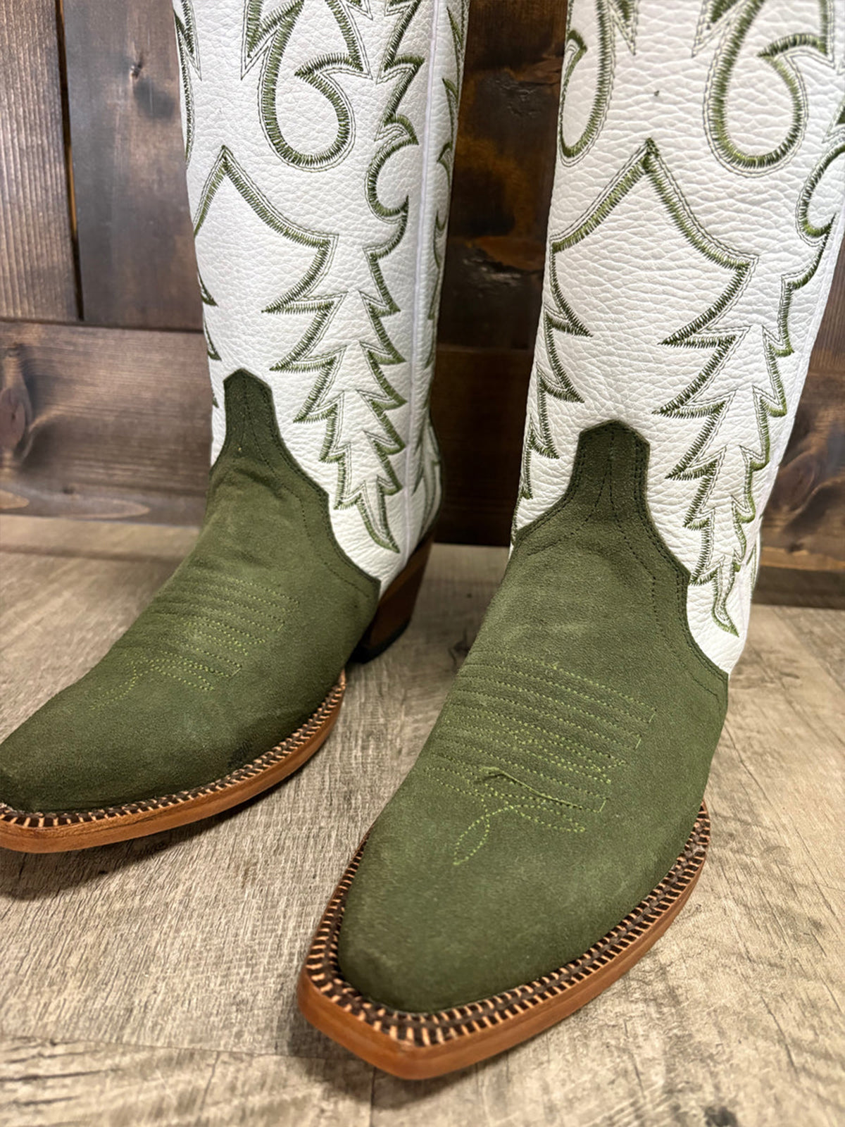 Contrast White And Green Snip-Toe Classic Embroidery Wide Calf Knee High Cowgirl Boots