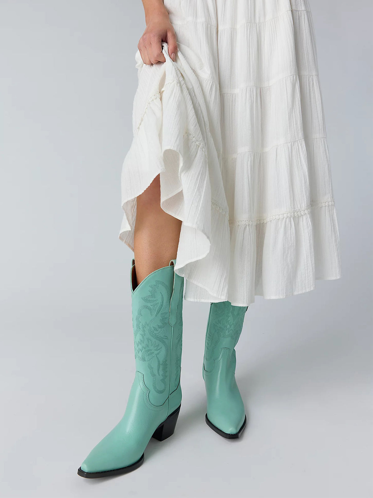 Snip-Toe Chic Western Embroidery Sleek Mid Calf Cowgirl Boots - Turquoise