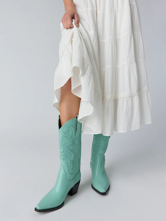 Snip-Toe Chic Western Embroidery Sleek Mid Calf Cowgirl Boots - Turquoise