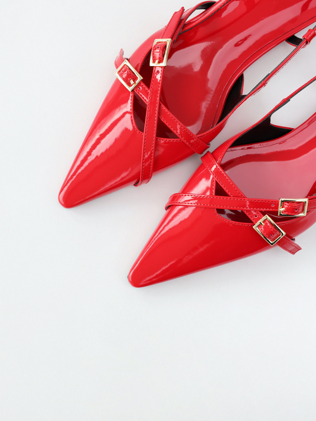 Red Patent Buckle Detailed Pointy-Toe Ballet Flats Slingbacks